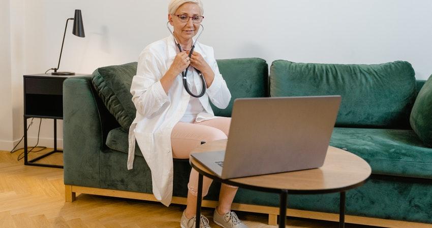 healthcare virtual assistant